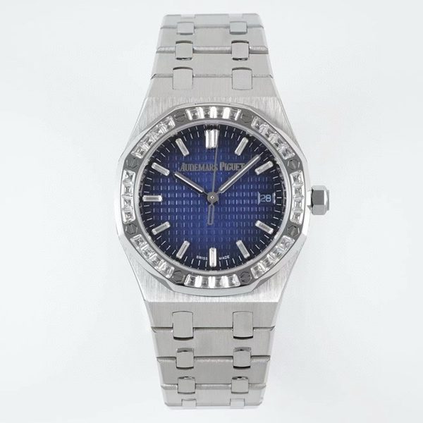 Audemars Piguet Royal Oak Ladies Automatic Watch 34mm, Ref.77350 / 77351