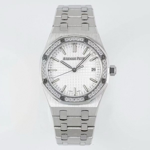 Audemars Piguet Royal Oak Ladies Automatic Watch 34mm, Ref.77350 / 77351